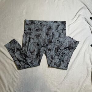 Athleta Leggings Salutation Stash Pocket 7/8 Leggings Grey Floral 2XL